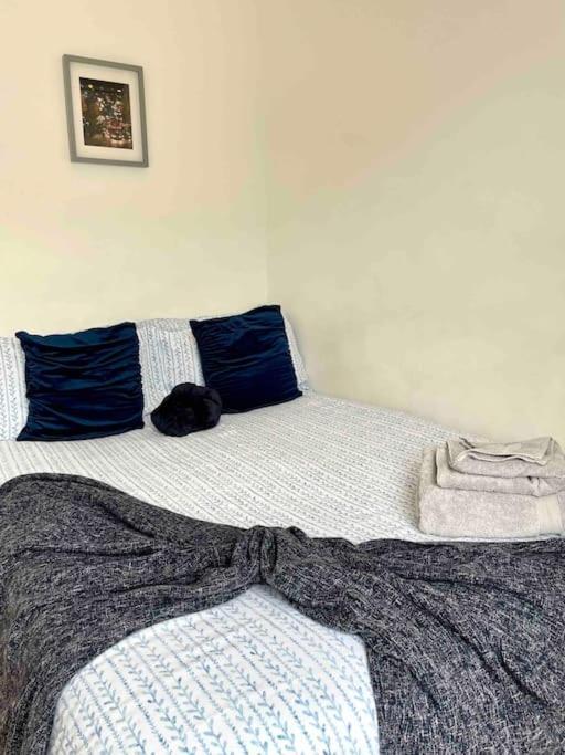 Appartement 2 Bdr Flat With Canal View Londres