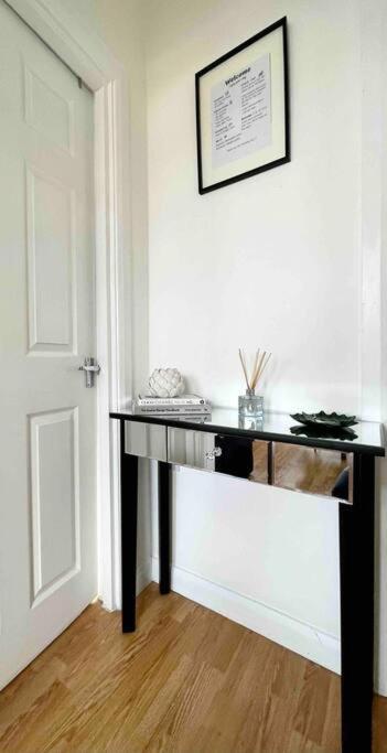2 Bdr Flat With Canal View Appartement